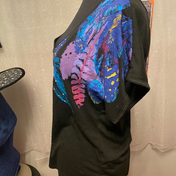 Large Peacock Feather Almost Famous T-Shirt - Picture 5 of 6